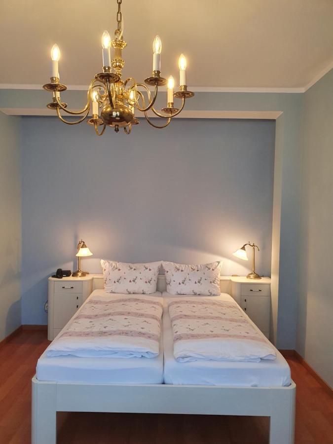Hotel Sophien-Cafe Leer Bagian luar foto